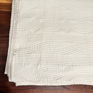 ￼Restoration Hardware King Size Quilt, 100% Cotton, Cream Ivory, 114”x96”
